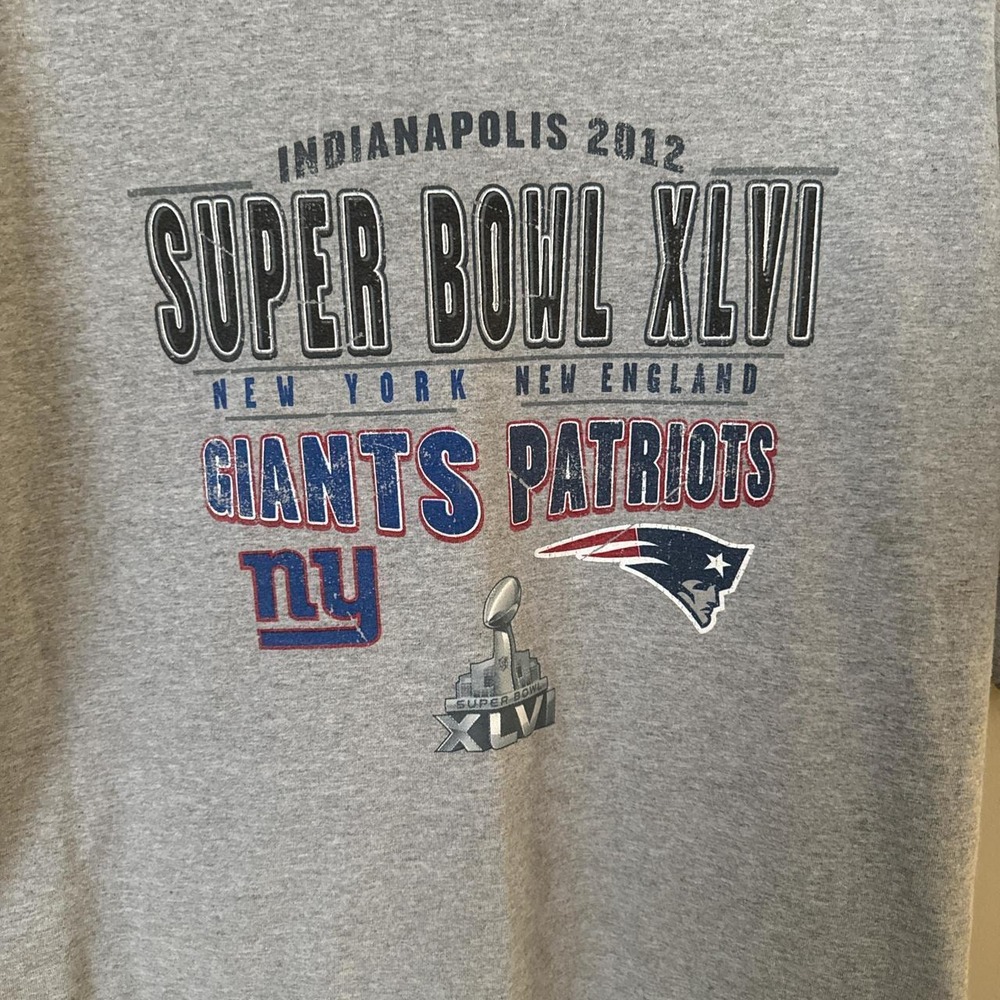 NFL Team Apparel Super Bowl XLVI 2012 Giants vs Patriots T-Shirt Mens M Grey